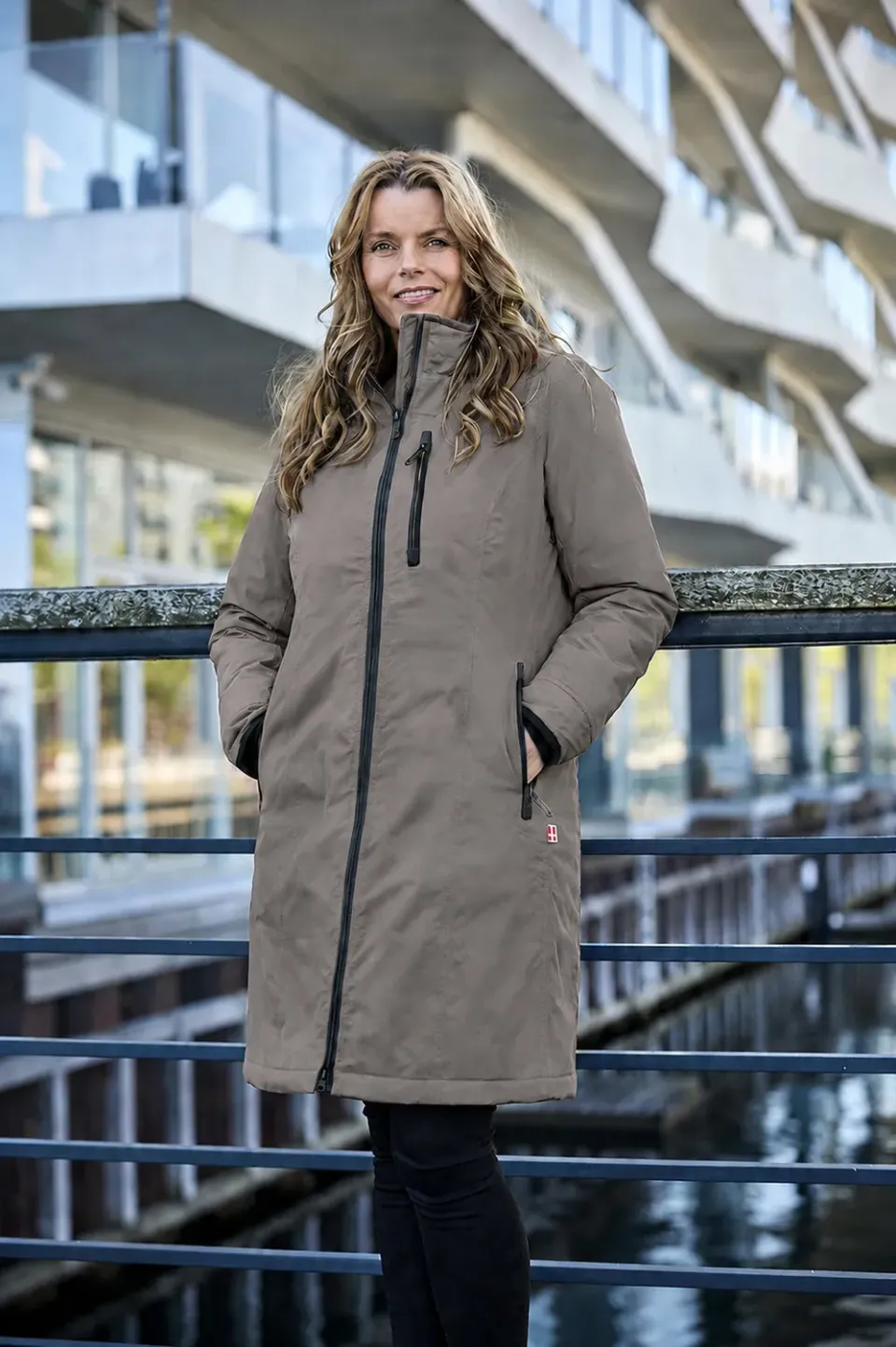 Danwear Holly regnjakke taupe vindtett