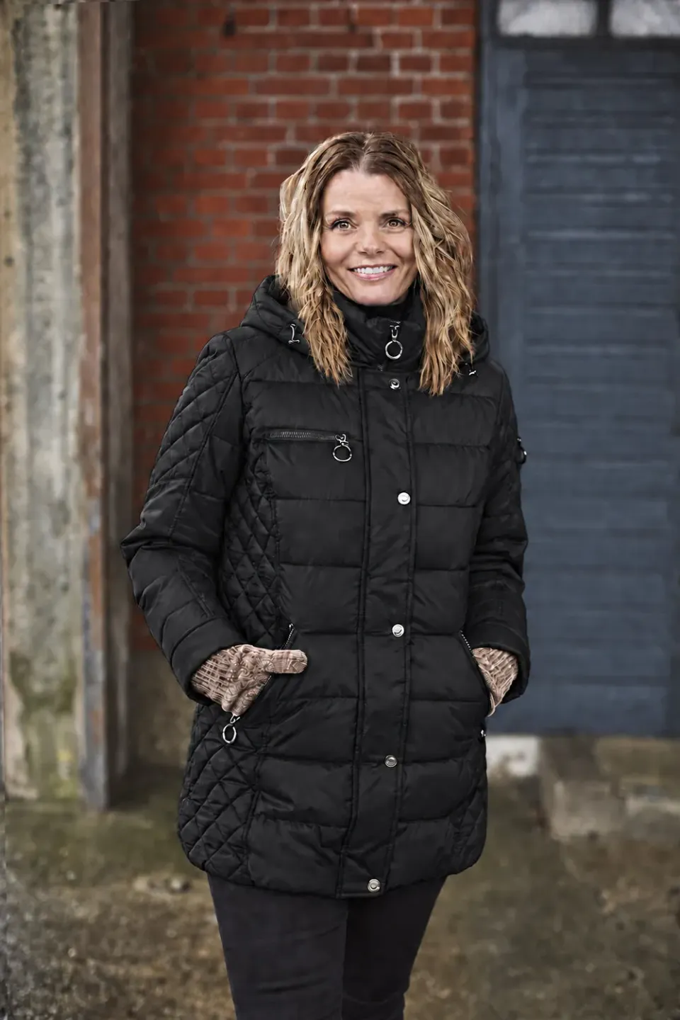 Danwear Windfield Jolina vinterjakke svart quiltet