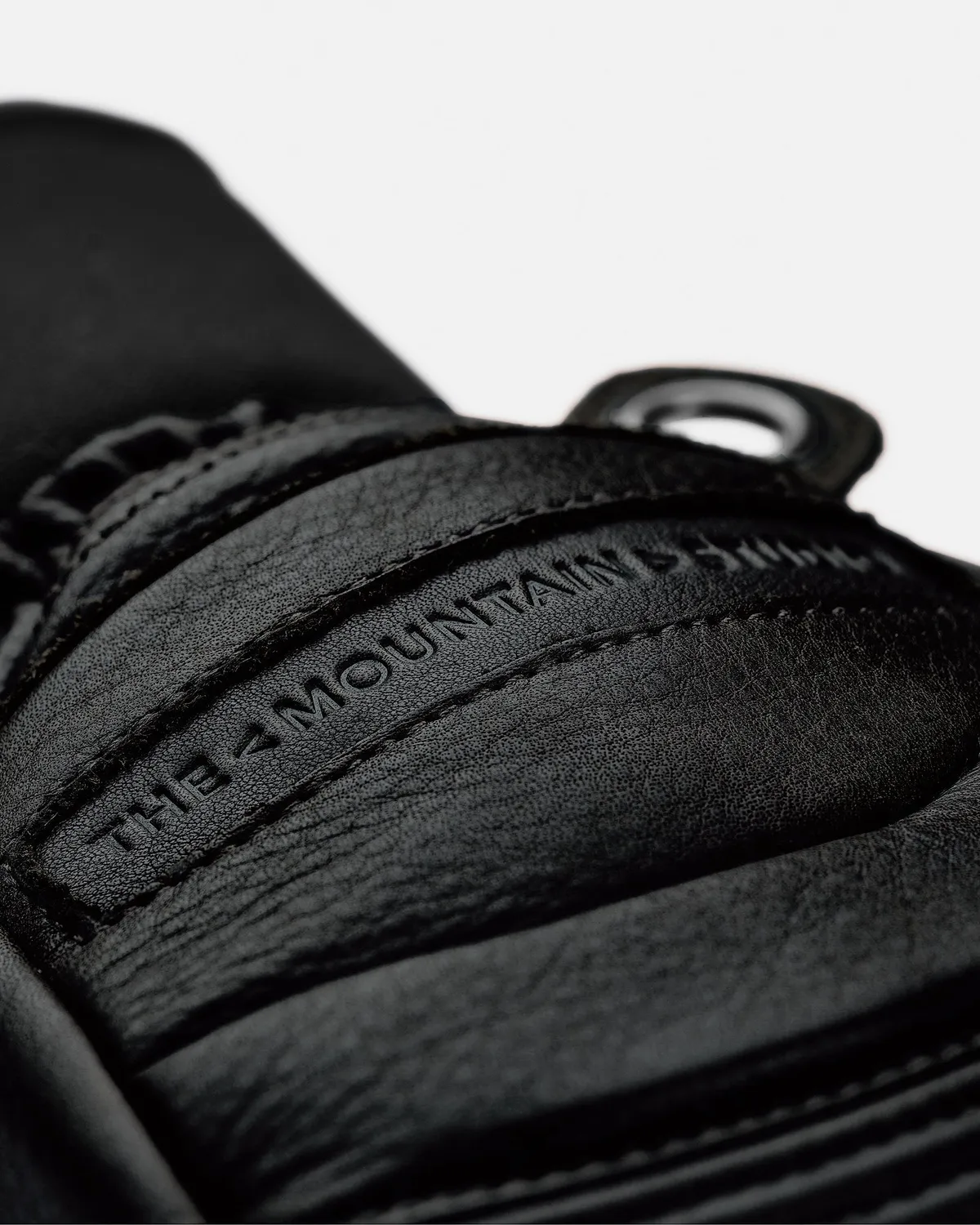 The Mountain Studio W-29 skivotter Black Onyx skinn