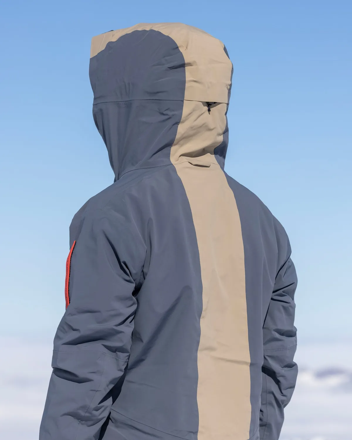 The Mountain Studio Z-5 3L Hybrid Shell skijakke Sky Captain isolert