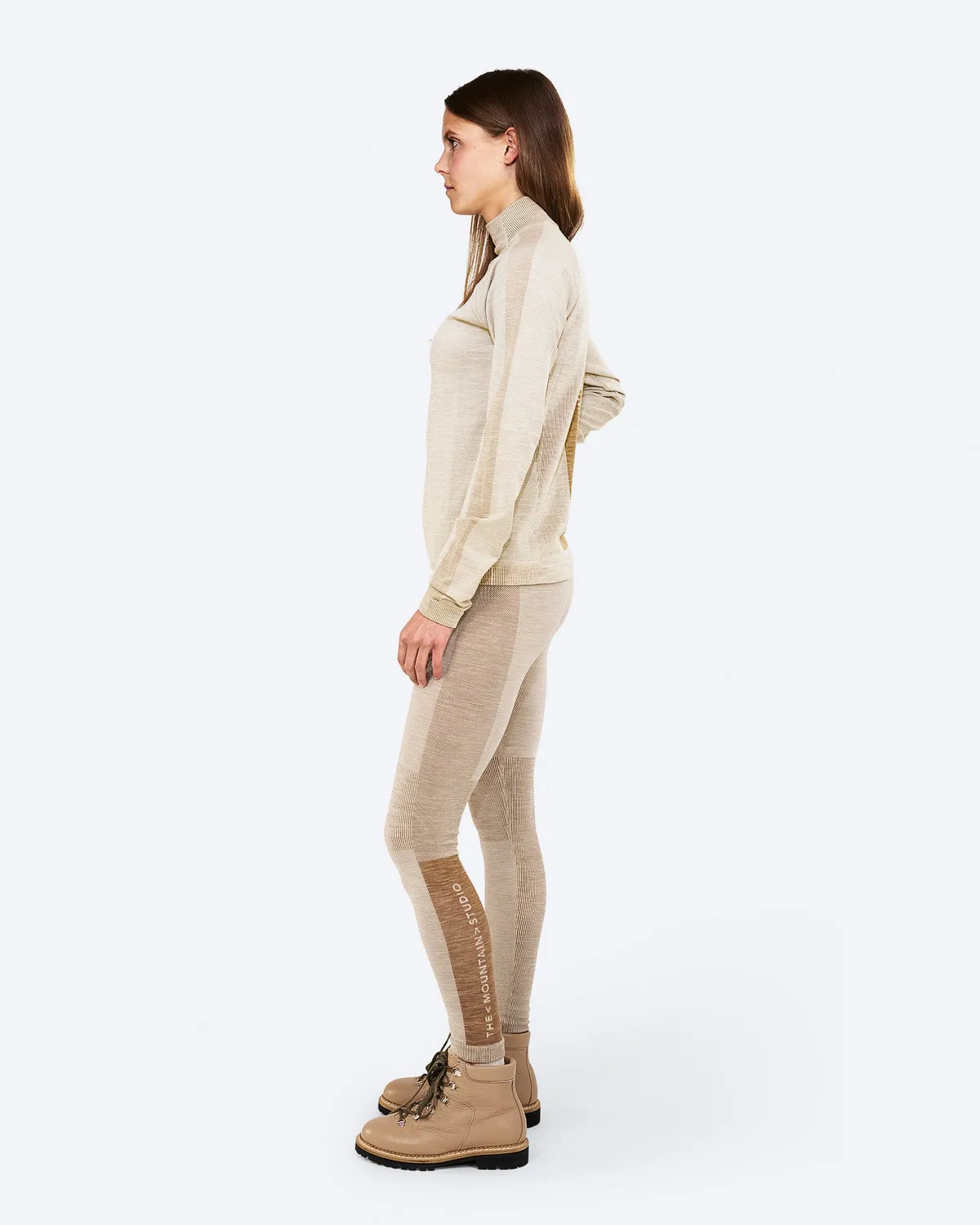 The Mountain Studio U-12 W ullongs Almond Milk merino