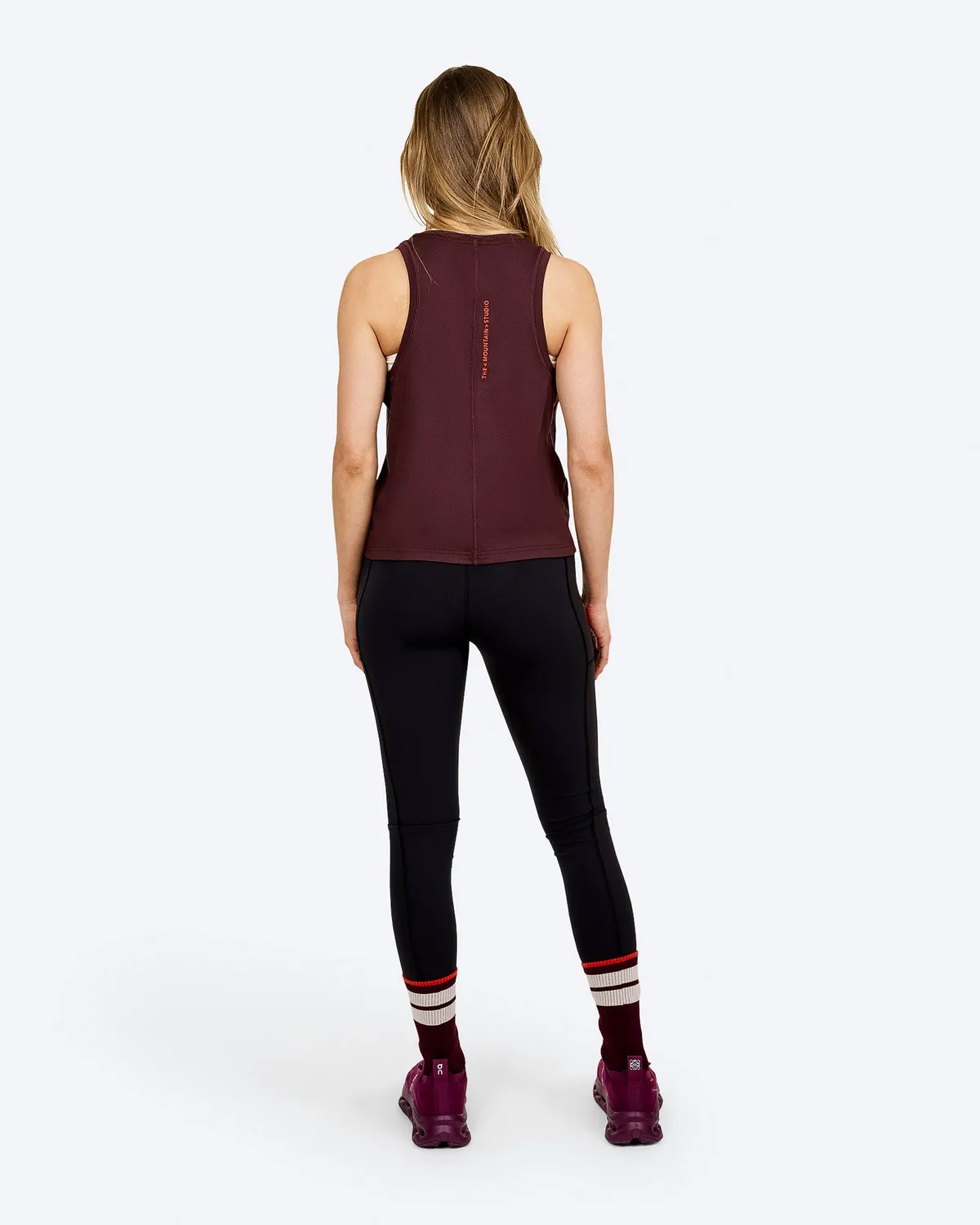 The Mountain Studio T-7 W singlet Fudge