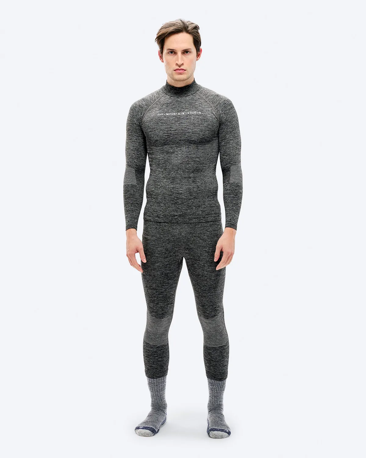 The Mountain Studio U-1 trøye anthracite base layer