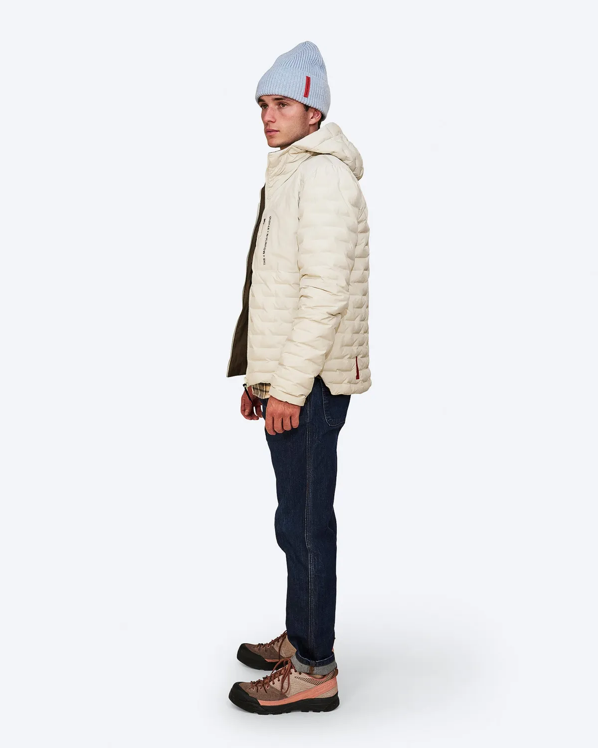 The Mountain Studio D-3 RL dunjakke Almond Milk lett