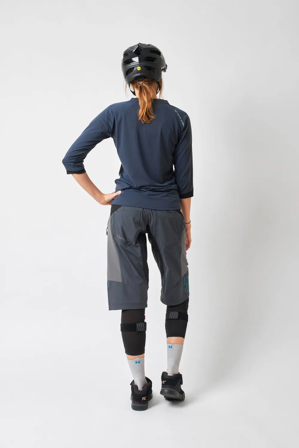dirtlej mountee ladies sykkeltrøye steel blue luktfri