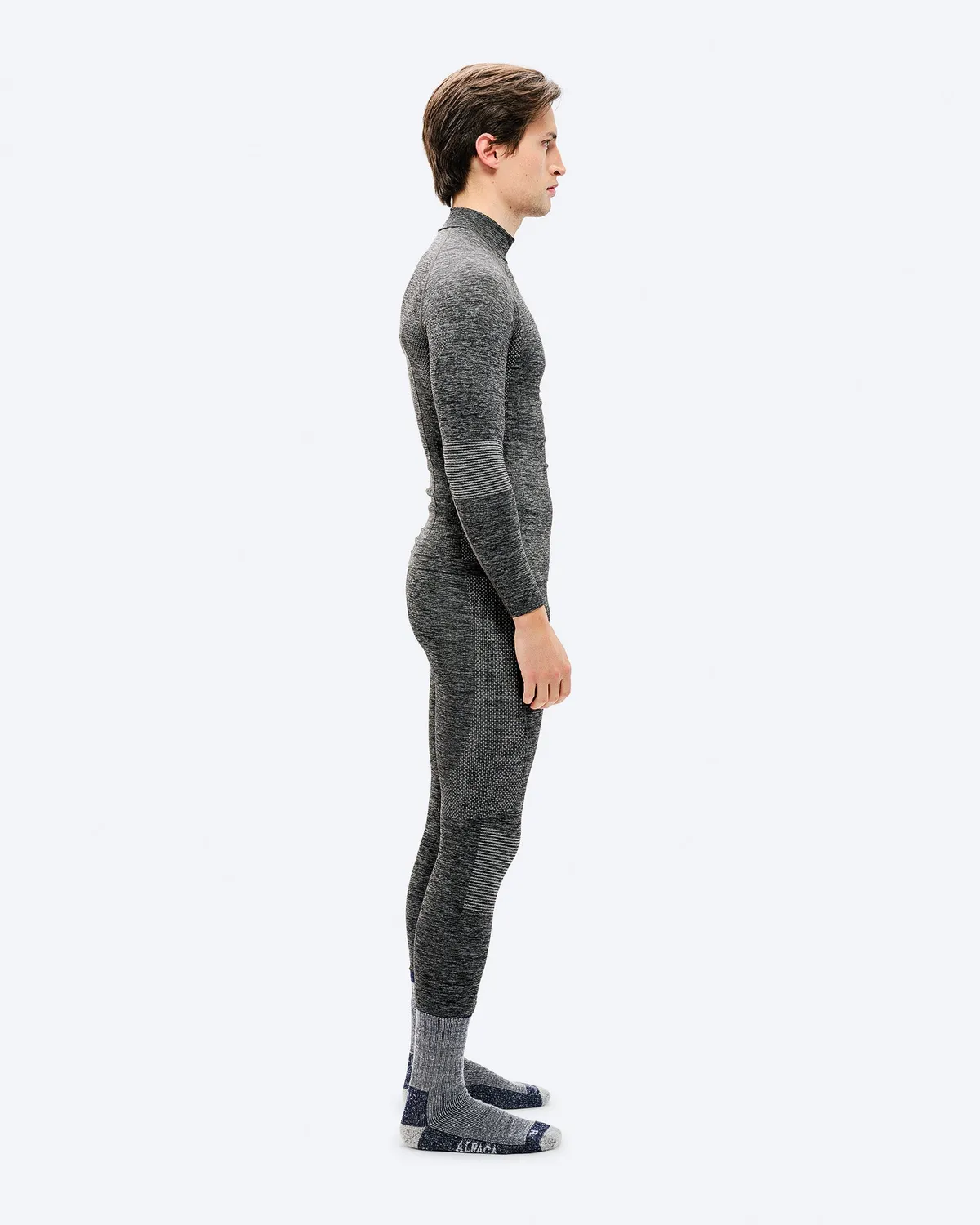 The Mountain Studio U-1 trøye anthracite base layer