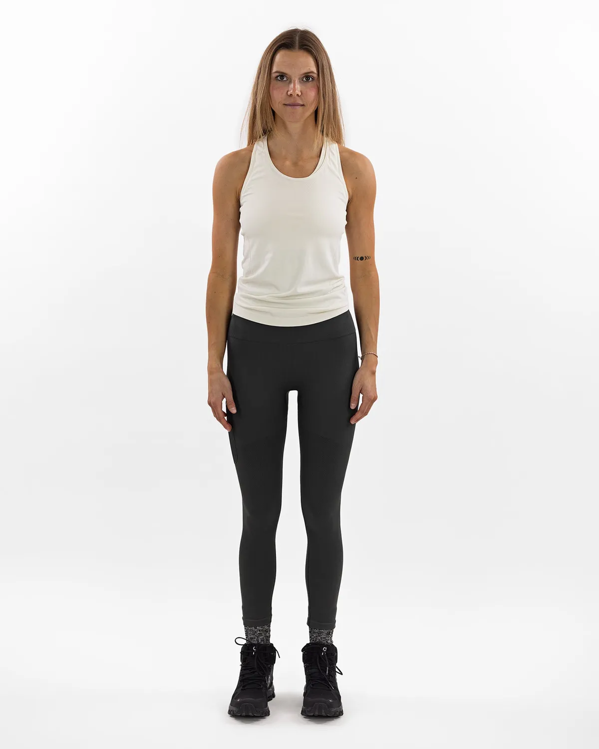 The Mountain Studio T-15 W Two Tone Tech Tank Top singlet Almond Milk lett