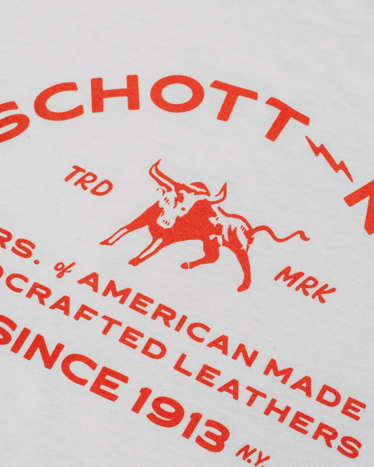 Schott NYC TMRK1 t-skjorte off white grafisk