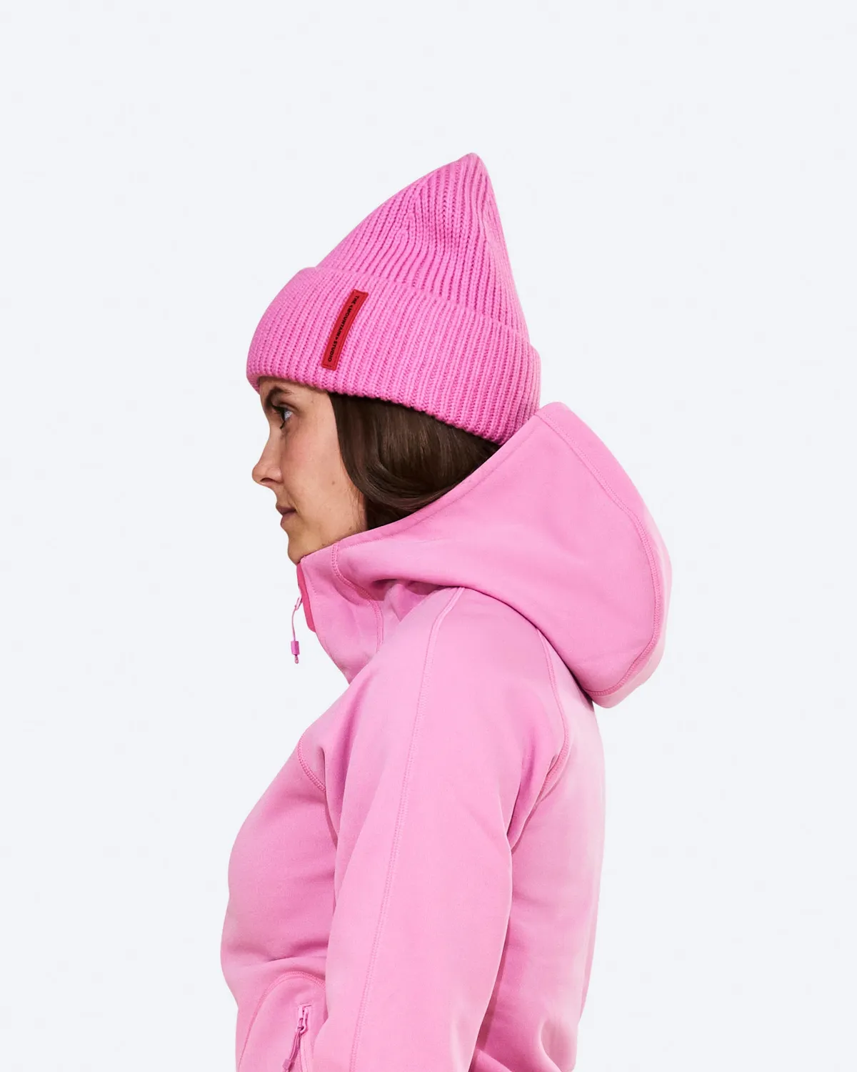 The Mountain Studio C-12 lue Are Beanie Strawberry Moon ull