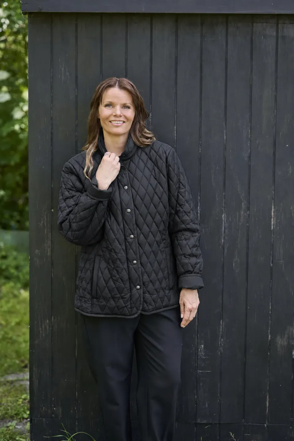 Windfield Maja vinterjakke svart kort quiltet