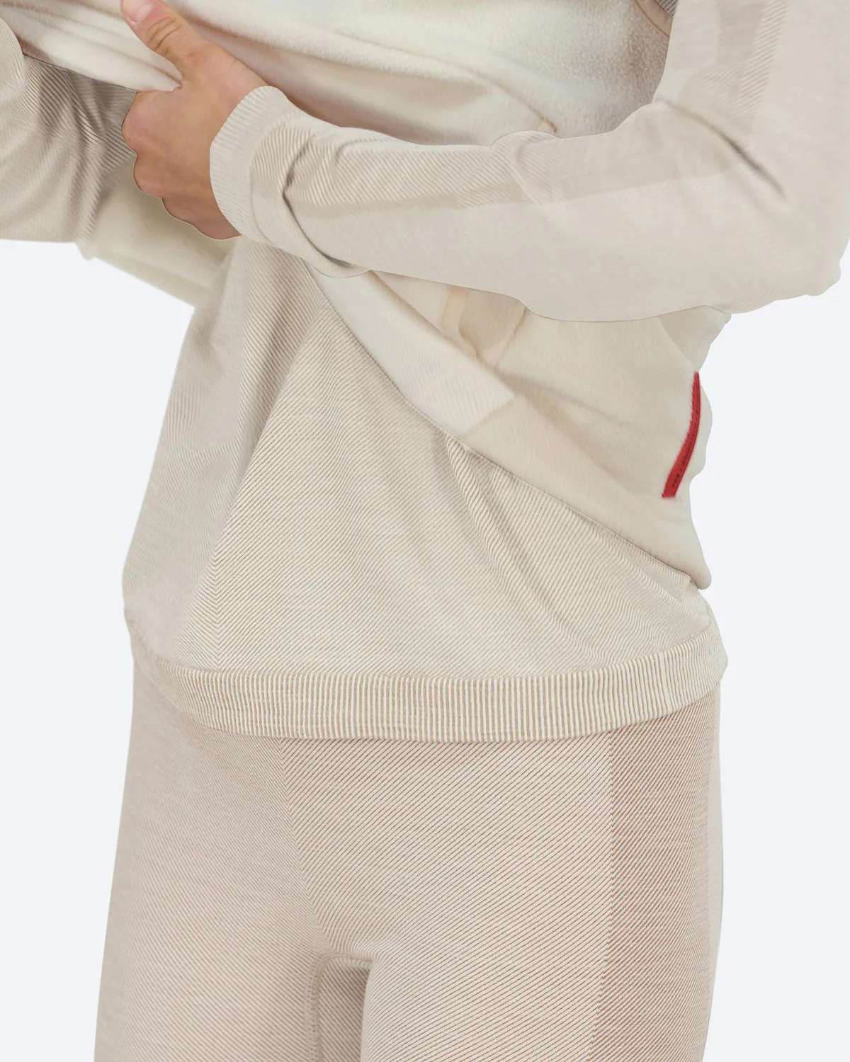 The Mountain Studio U-12 W ullongs Almond Milk merino