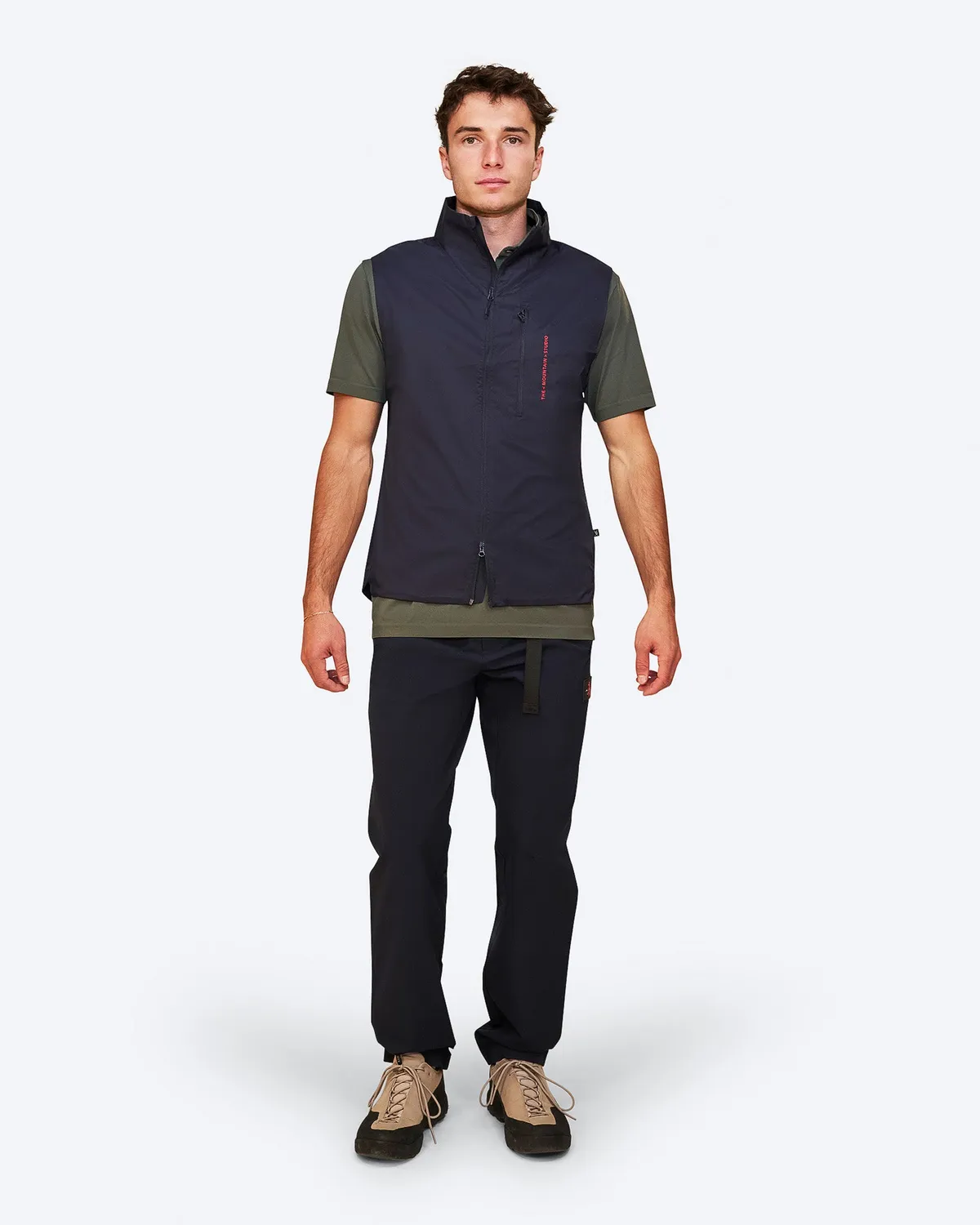 The Mountain Studio V-8 Pertex vindvest Sky Captain lett