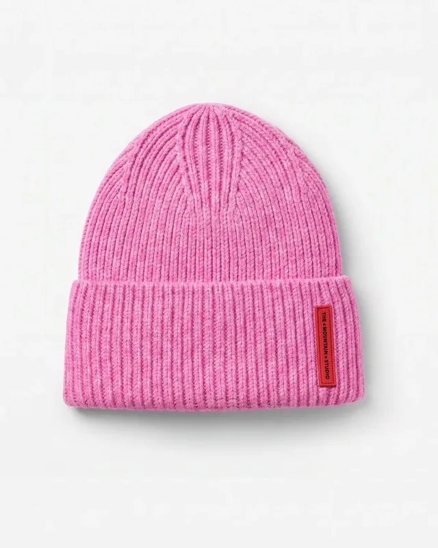 The Mountain Studio C-12 lue Are Beanie Strawberry Moon ull