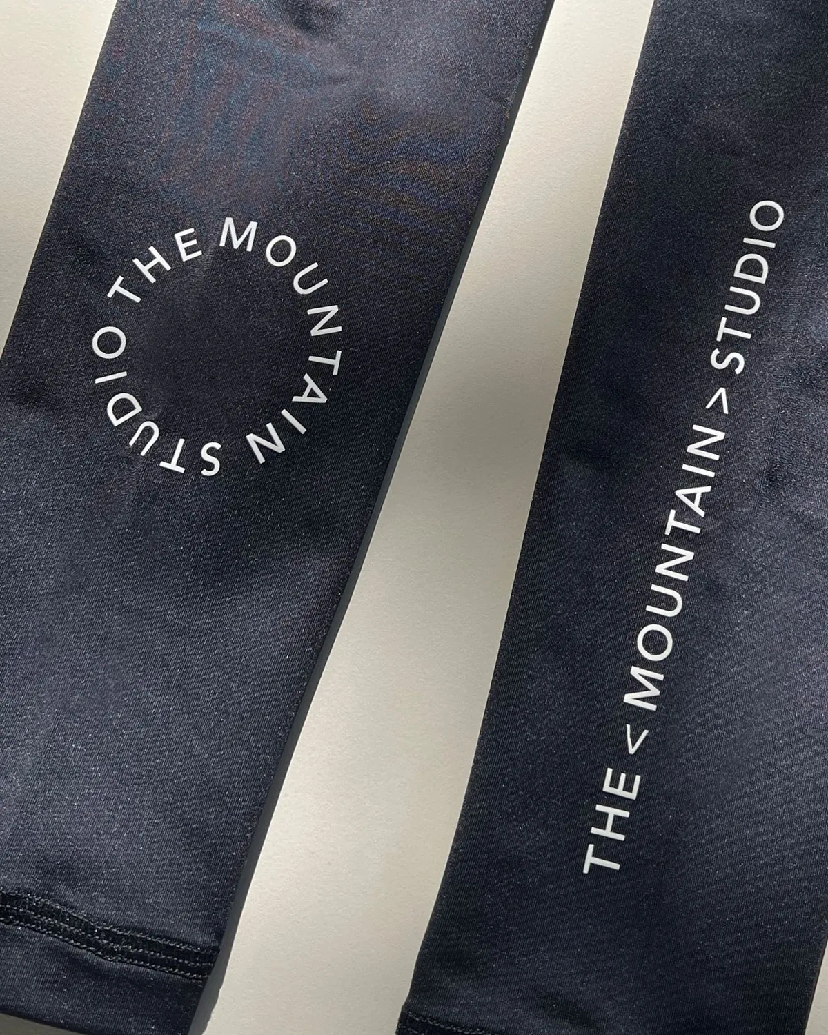 The Mountain Studio W-17 armvarmere Black Onyx sykkel