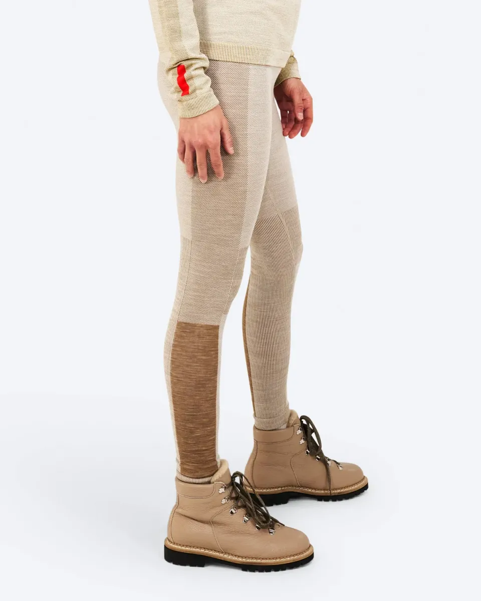 The Mountain Studio U-12 W ullongs Almond Milk merino