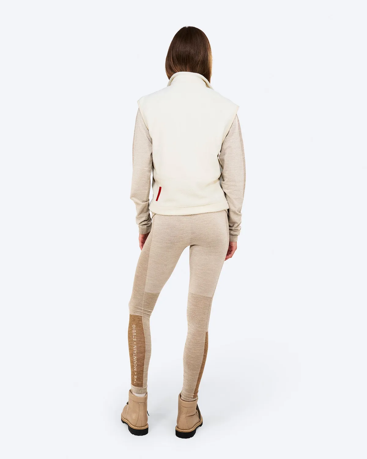 The Mountain Studio V-17 W Microfleece vest Almond Milk varm