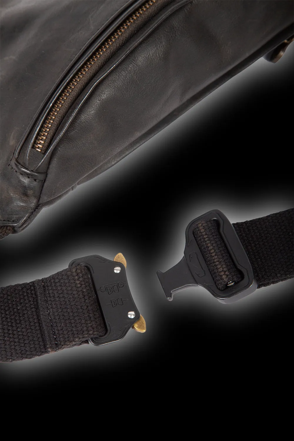 Matchless Marsupium skinnveske antique black nappa