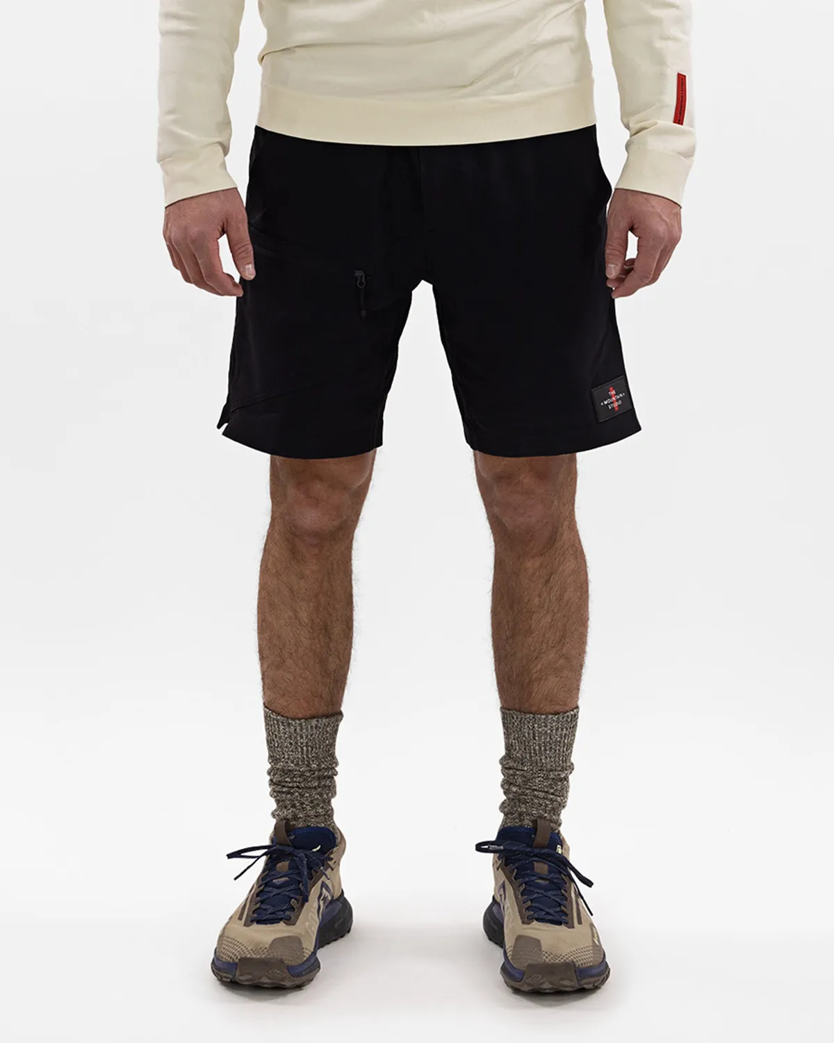 The Mountain Studio L-9 Field shorts Black Onyx stretch