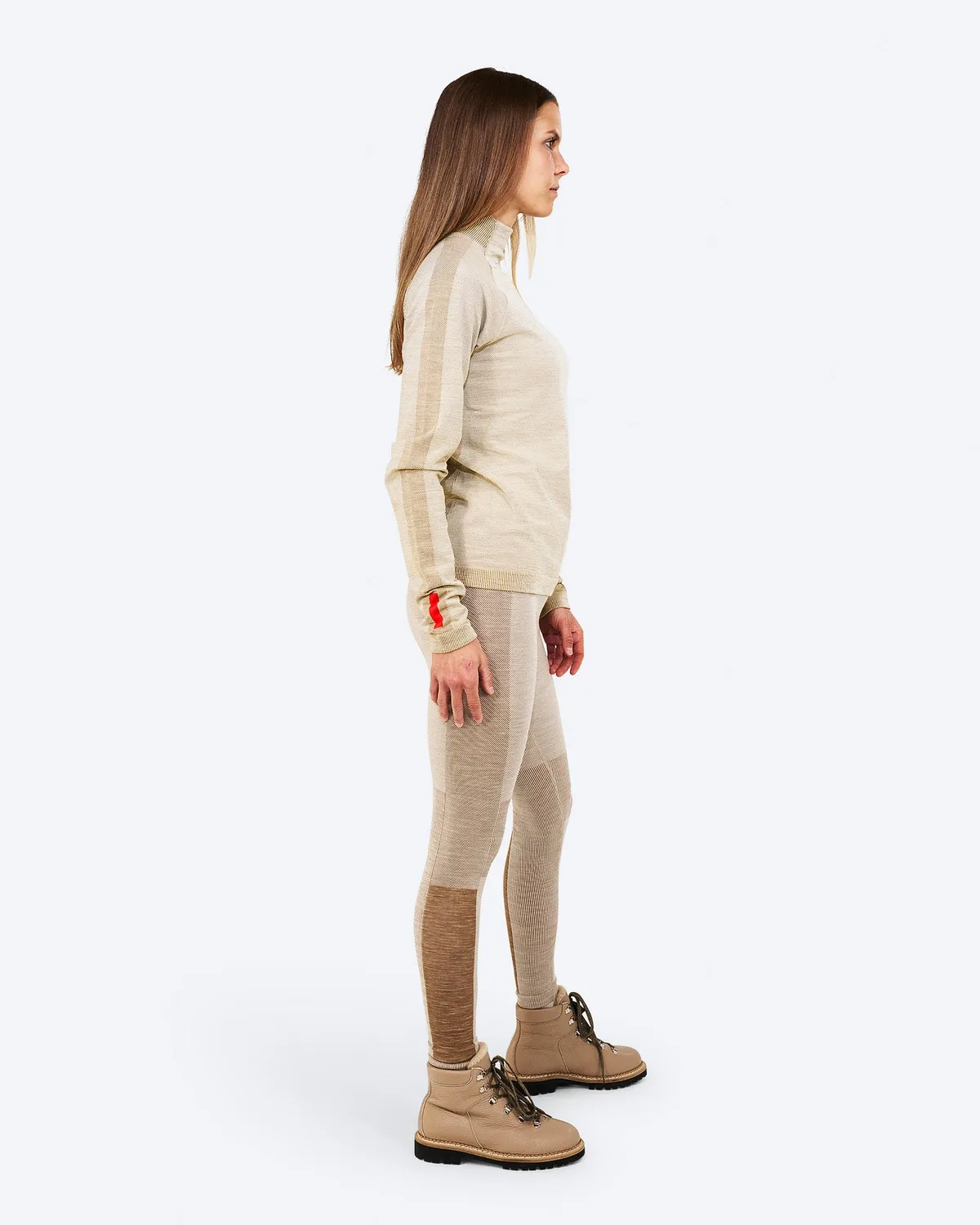 The Mountain Studio U-12 W ullongs Almond Milk merino