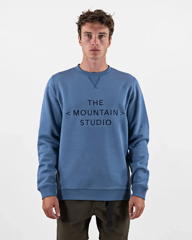 The Mountain Studio I-4 genser moonlight blue økologisk bomull