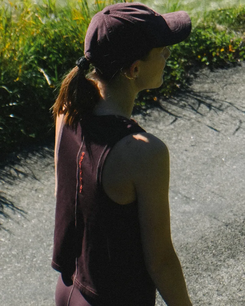 The Mountain Studio T-7 W singlet Fudge