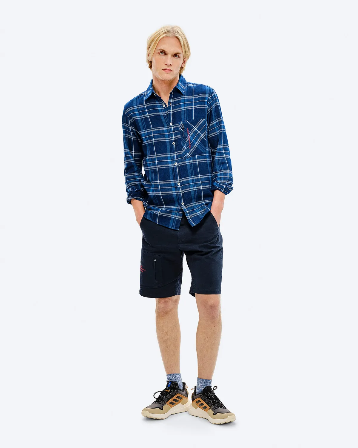 The Mountain Studio L-5 COS shorts Eclipse økologisk bomull