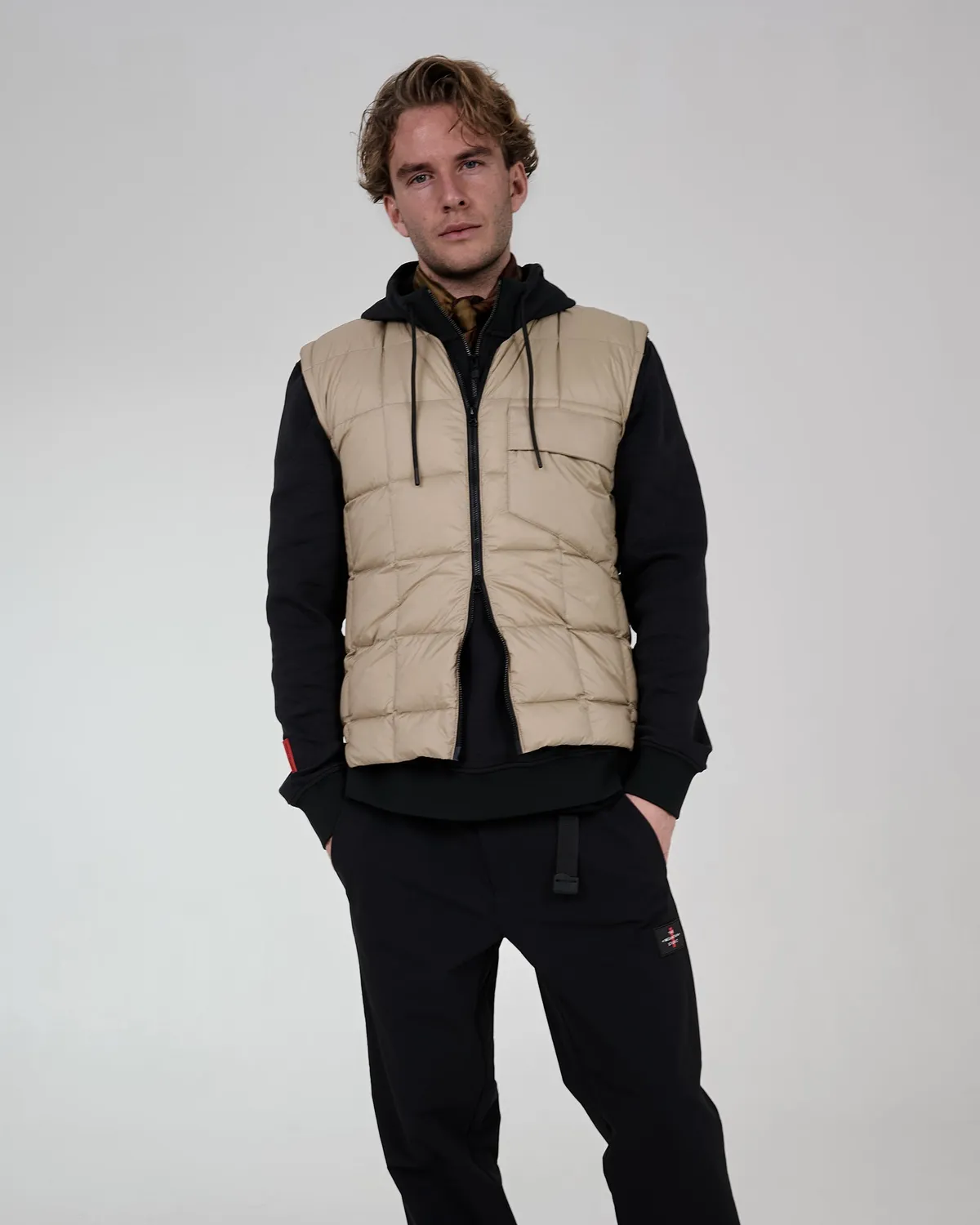 The Mountain Studio V-3 UL dunvest Brindle lett