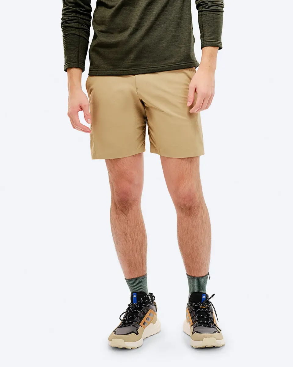 The Mountain Studio L-2 teknisk shorts Kelp lett