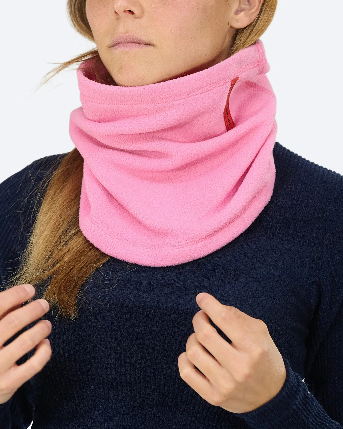 The Mountain Studio W-4 halsvarmer Strawberry Moon M fleece