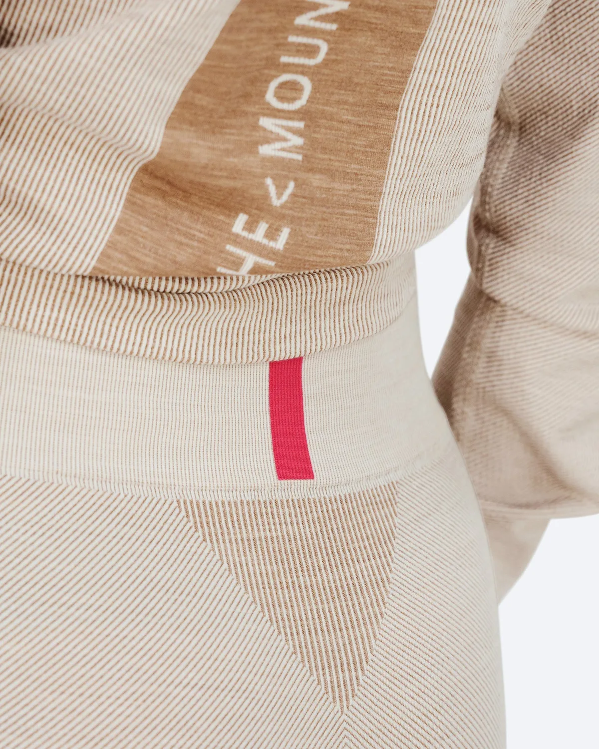 The Mountain Studio U-12 W ullongs Almond Milk merino