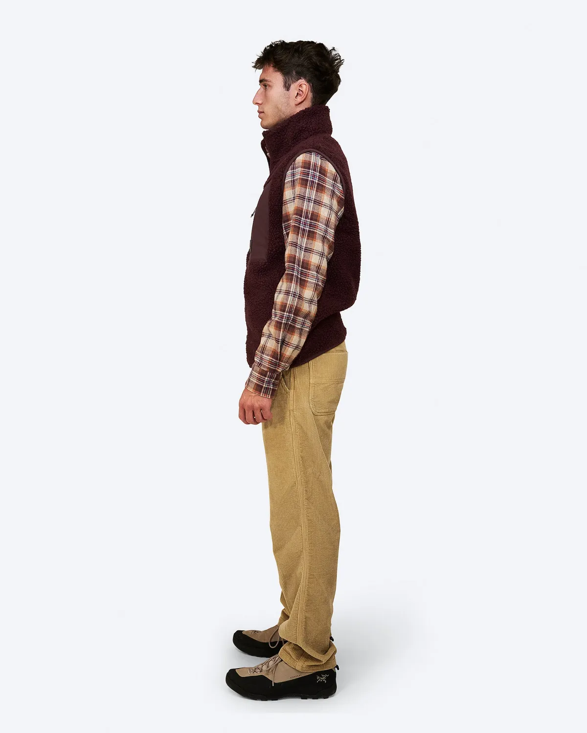 The Mountain Studio V-5 vest fudge ullblanding