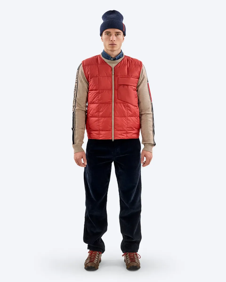 The Mountain Studio V-3 UL Down Vest dunvest Equestrian Red