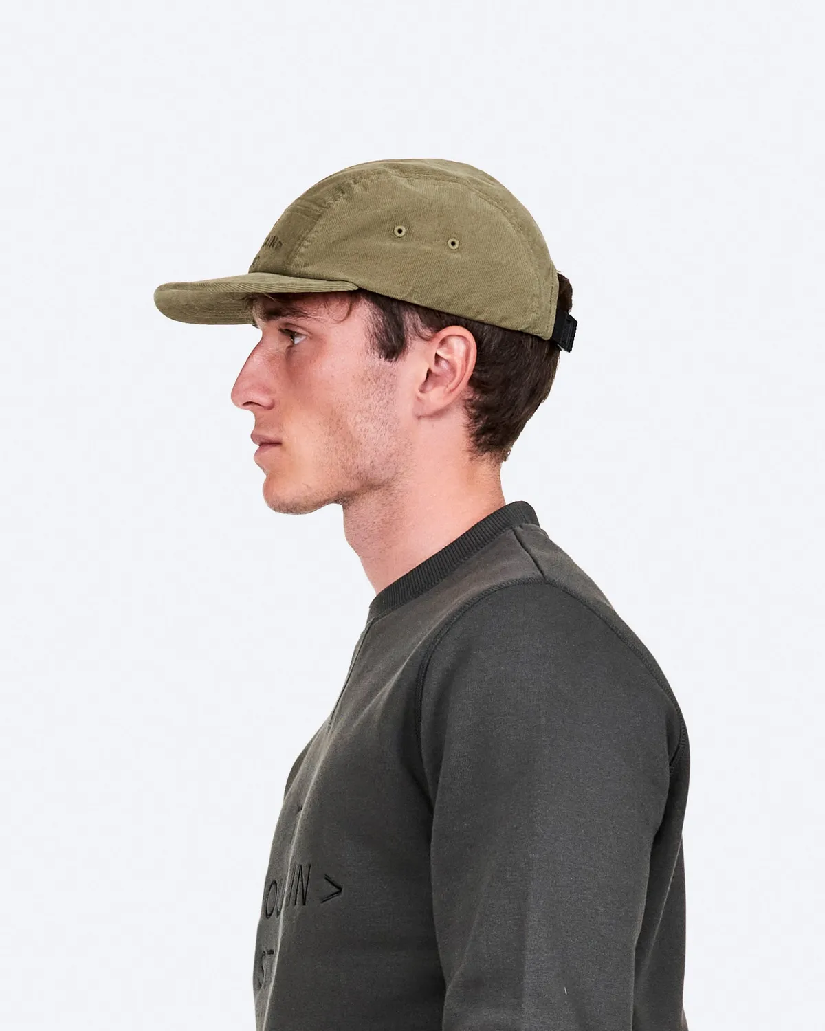 The Mountain Studio C-18 caps kordfløyel grønn