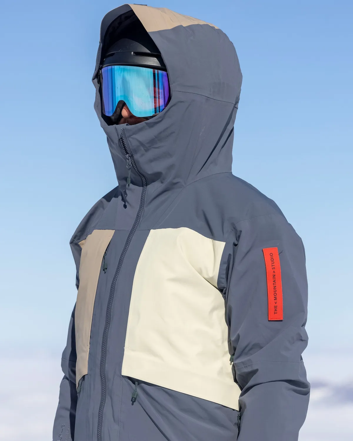 The Mountain Studio Z-5 3L Hybrid Shell skijakke Sky Captain isolert